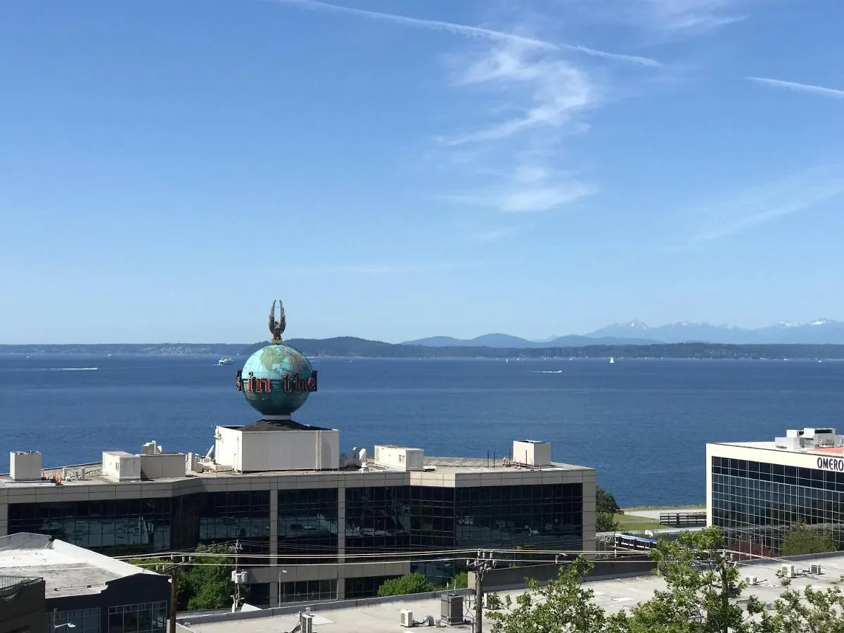 Apartment Top Floor Water View Oasis Near Space Needle & Cruise Seattle