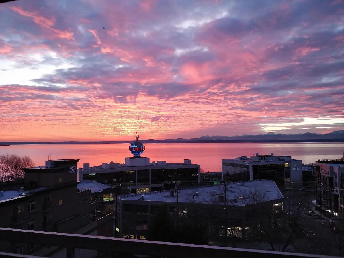Top Floor Water View Oasis Near Space Needle & Cruise contacts