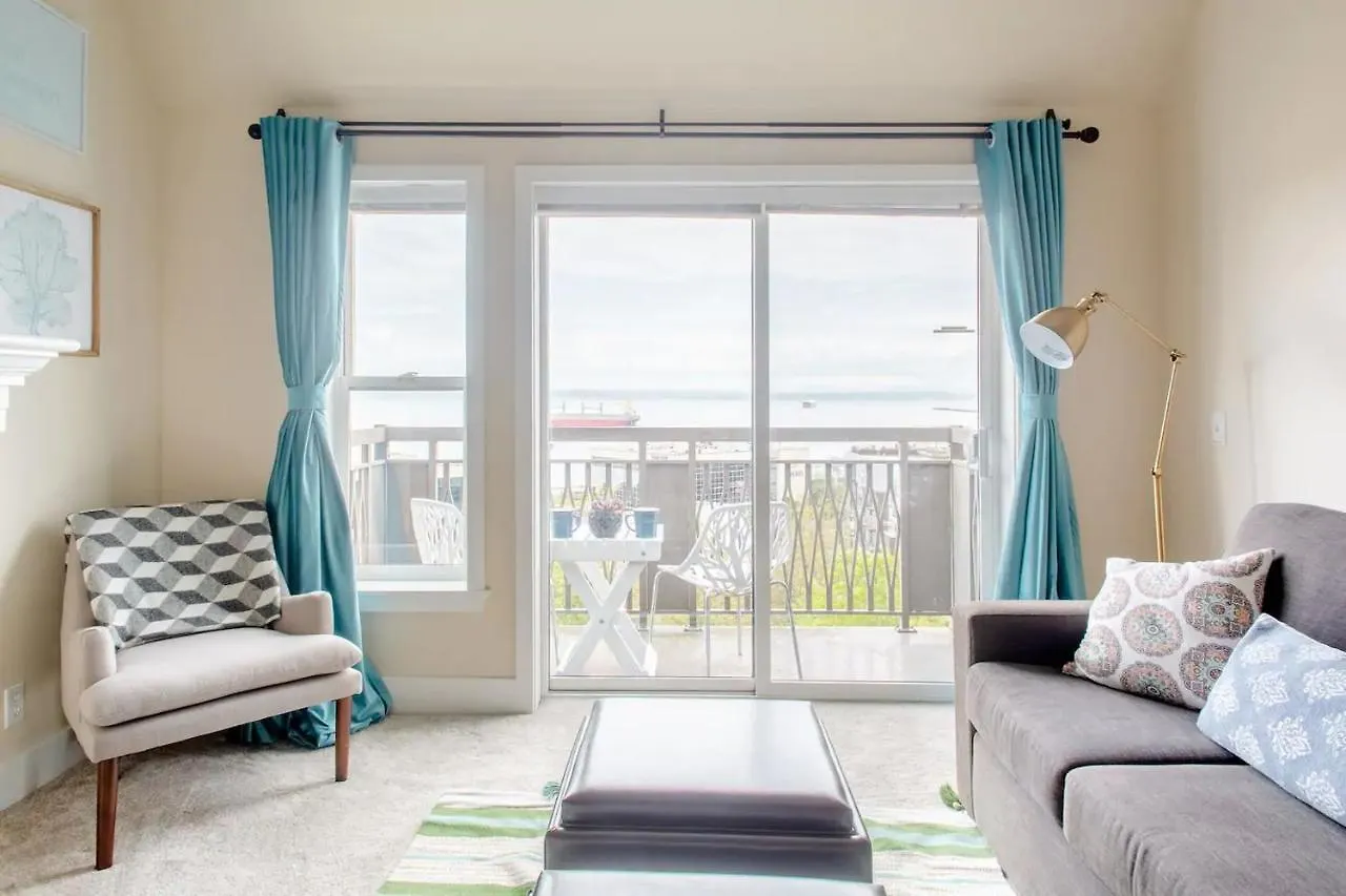 Top Floor Water View Oasis Near Space Needle & Cruise Seattle Apartment