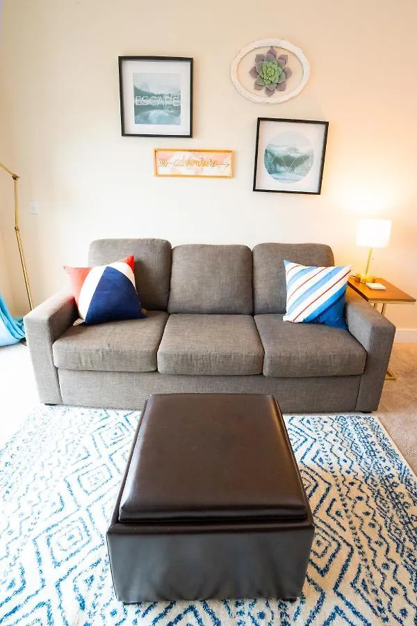 Apartment Top Floor Water View Oasis Near Space Needle & Cruise Seattle