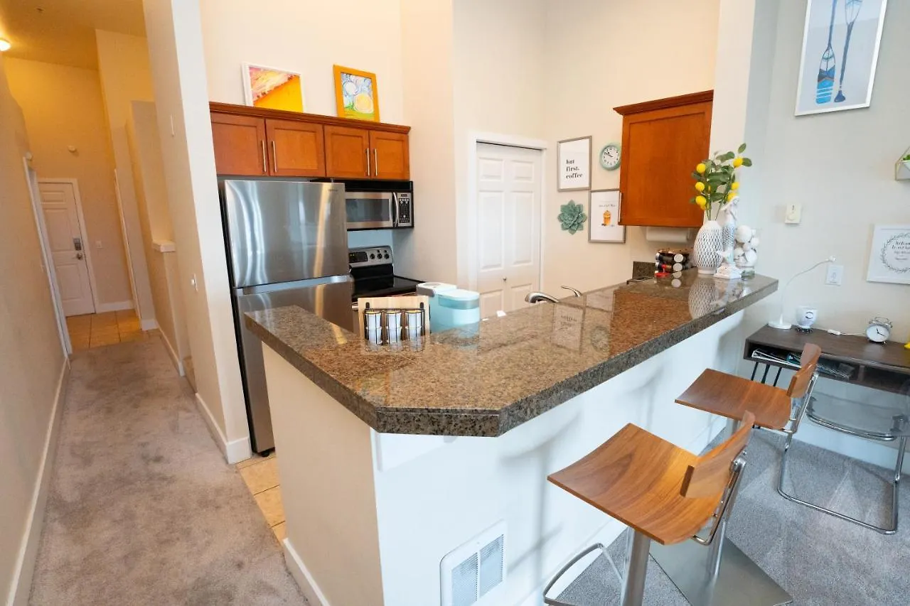 Top Floor Water View Oasis Near Space Needle & Cruise Seattle Apartment