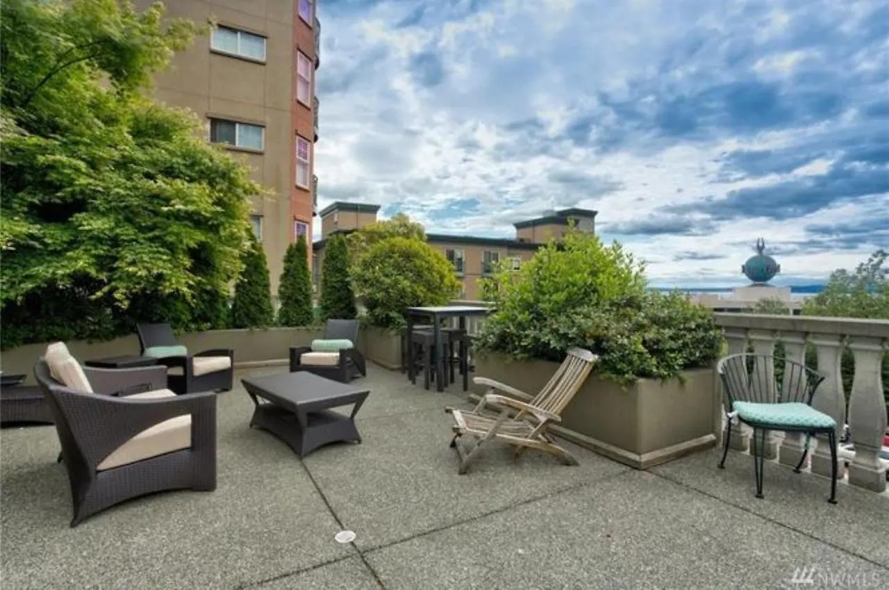 Top Floor Water View Oasis Near Space Needle & Cruise Seattle Apartment